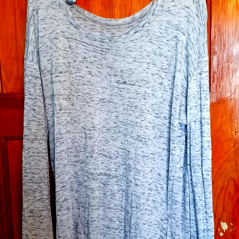 Thin long sleeve long shirt
